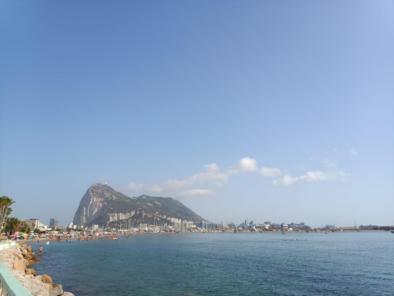 Vistas A 3 Paises Y 2 Continentes 1º Linea De Playa A 5 Minutos De Gibraltar Apartamento La Línea de la Concepción Exterior foto